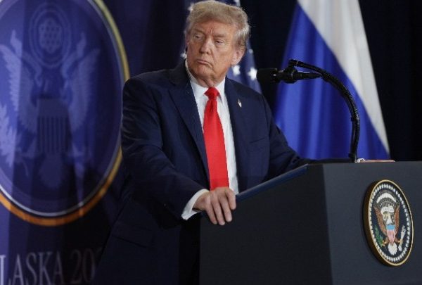 Τραμπ: «Μεγάλη πρόοδος με τη Ρωσία – Μείνετε συντονισμένοι»