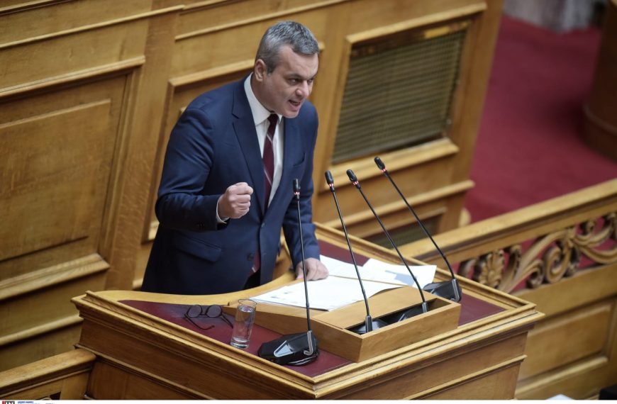 Χάρης Μαμουλάκης: Στη χώρα των υπερπλεονασμάτων που η πλειοψηφία των πολιτών “ζει”&hellip;