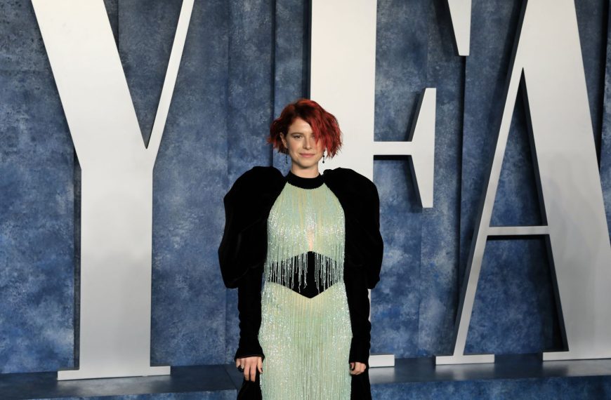 Το πρώτο τρέιλερ του «How to Shoot a Ghost» του Τσάρλι Κάουφμαν