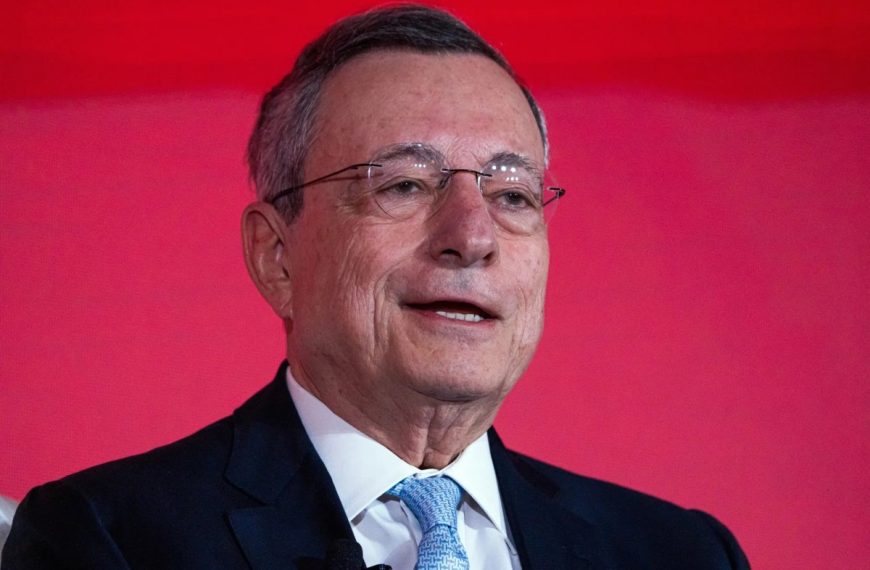 Μάριο Ντράγκι: «Η Ευρώπη πρέπει να πάψει να…