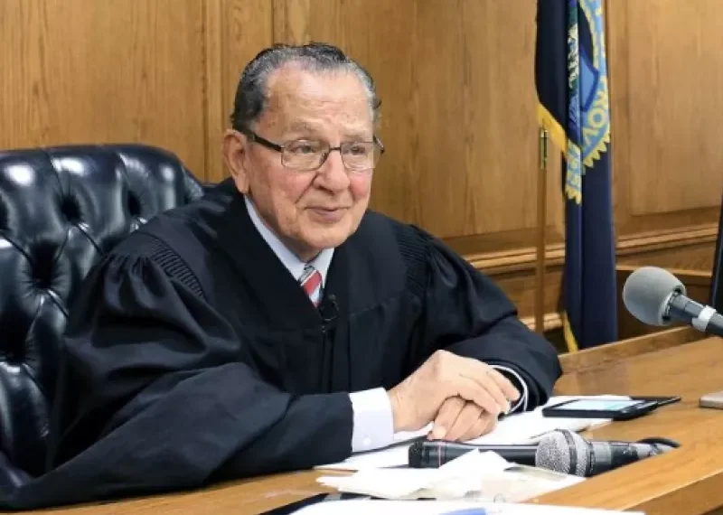 Φρανκ Κάπριο: Εφυγε ο Δικαστής που πίστεψε πως η Δικαιοσύνη πρέπει να&hellip;