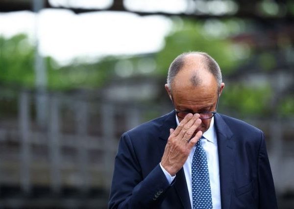 Καμπανάκι για τον Μερτς – Η ακροδεξιά AfD προηγείται στις…