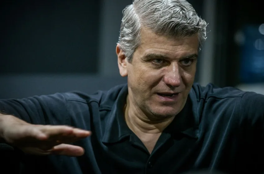 Βλαδίμηρος Κυριακίδης: Ένταση στην παράσταση «Ο θάνατος του εμποράκου» στα Χανιά –…