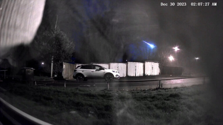 ΗΠΑ: Μετεωρίτης γηραιότερος από τη Γη έπεσε σε σπίτι στην Τζόρτζια