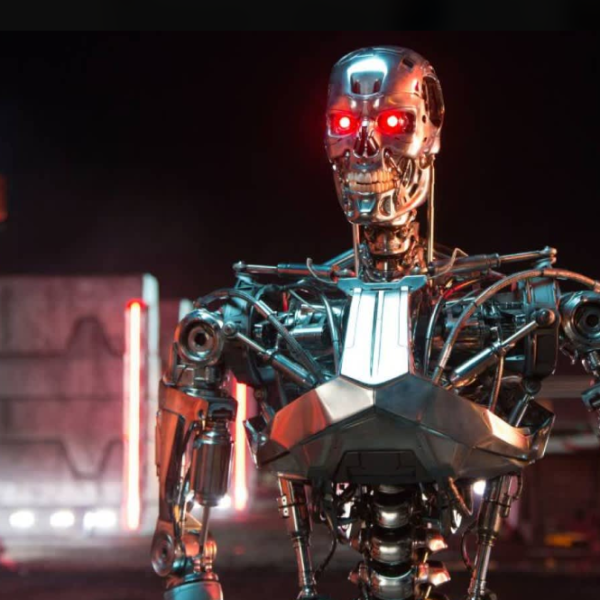 Τζέιμς Κάμερον: Προειδοποιεί για κίνδυνο «Αποκάλυψης τύπου Terminator» από την τεχνητή νοημοσύνη