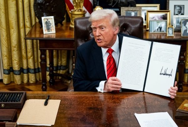 Δασμολογικός τυφώνας Τραμπ: Επιπρόσθετοι φόροι σε δεκάδες χώρες – Στο&hellip;