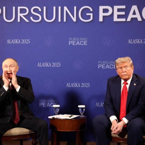 Economist: Η συμπαιγνία μεταξύ Τραμπ-Πούτιν ίσως είναι πιο τρομακτική από ό,τι φοβόμαστε