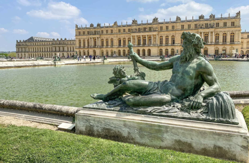 «Κάποιο άγαλμα που μ’ είδε…»: Πιάνοντας κουβέντα με&hellip;