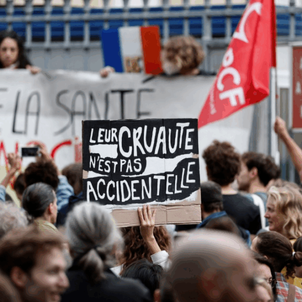 Γαλλία: Πολύ πέρα από μία «απλή» κυβερνητική κρίση