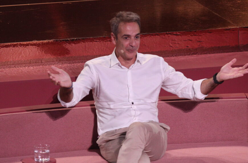 Συζήτηση του Κυρ. Μητσοτάκη με τον Ντέμη Χασάμπη&hellip;