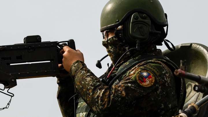 Ο Τραμπ «παγώνει» στρατιωτική βοήθεια στην Ταϊβάν εν…