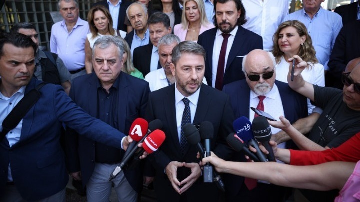 Ανδρουλάκης στη ΔΕΘ με στόχο να “ξεκολλήσει” από το 12-13%: Παρουσίαση του κυβερνητικού…