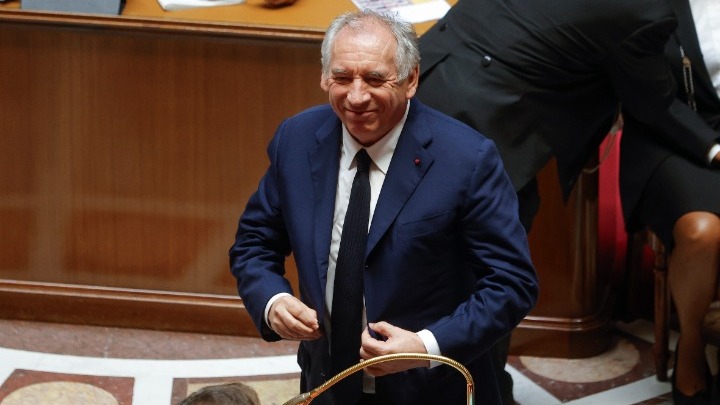 Η Γαλλία σε πολιτική δίνη: Έπεσε η κυβέρνηση Μπαϊρού