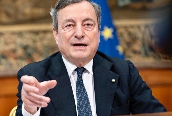 Μάριο Ντράγκι: «Η Ευρώπη κινείται πολύ αργά και χάνει έδαφος»