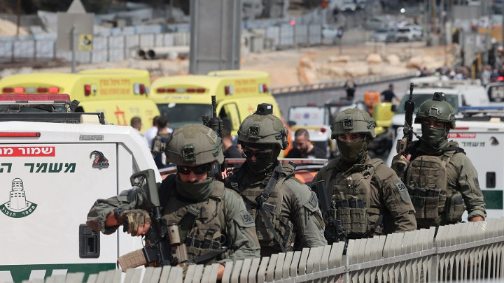 Έξι νεκροί από επίθεση στην Ιερουσαλήμ – Ανάμεσά…