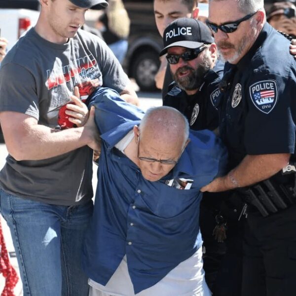 Δολοφονία Τσάρλι Κερκ: 71χρονος συνελήφθη για παρεμπόδιση δικαιοσύνης – «Τον…