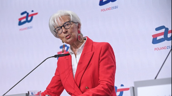 Ανάλυση / Λαγκάρντ για πολιτική αστάθεια στη Γαλλία: «Οι αγορές ανησυχούν, αλλά δεν…