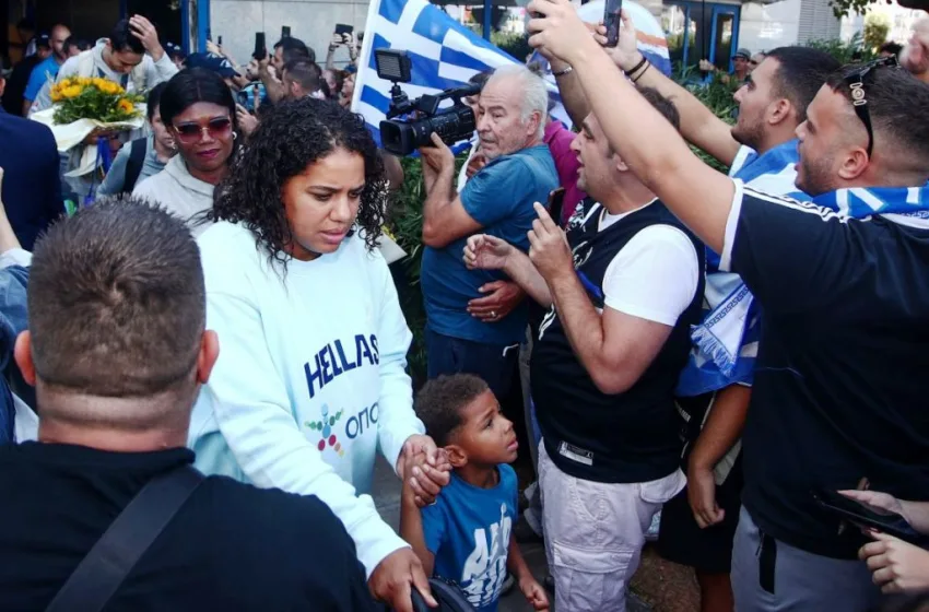 Απειλές κατά της οικογένειας του Γιάννη Αντετοκούνμπο μετά τον θρίαμβο στο Eurobasket