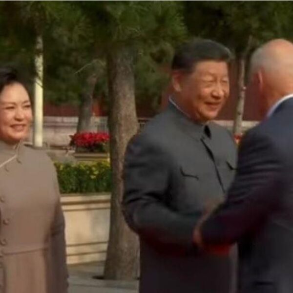 Γιώργος Παπανδρέου: Η θερμή χειραψία με Σι Τζινπίνγκ: «Η Ελλάδα…