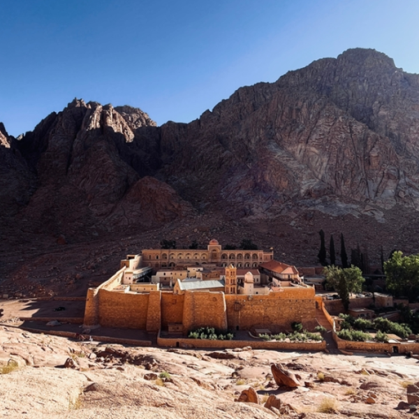 Όρος Σινά: Πολυτελής τουρισμός σε τόπο Παγκόσμιας Πνευματικής Κληρονομιάς