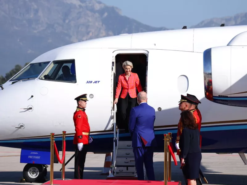 Fake news οι ρωσικές παρεμβολές στο GPS του αεροπλάνου της Ούρσουλα φον ντερ…